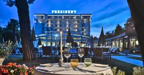 Hotel President Terme 5 | Abano Terme | part_tavolo_piscina_sera_brit.jpg